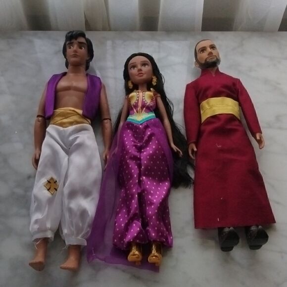 DISNEY lot  - Picture 1 of 4